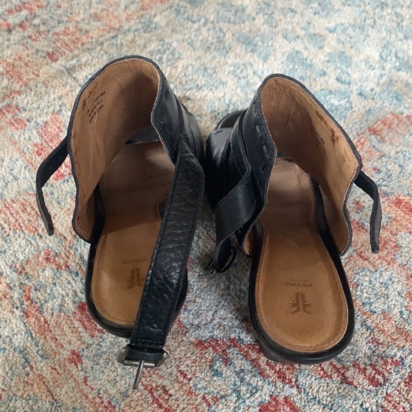 Frye Women’s Dani Pickstitch Shield Heeled Sandals - Picture 7 of 9